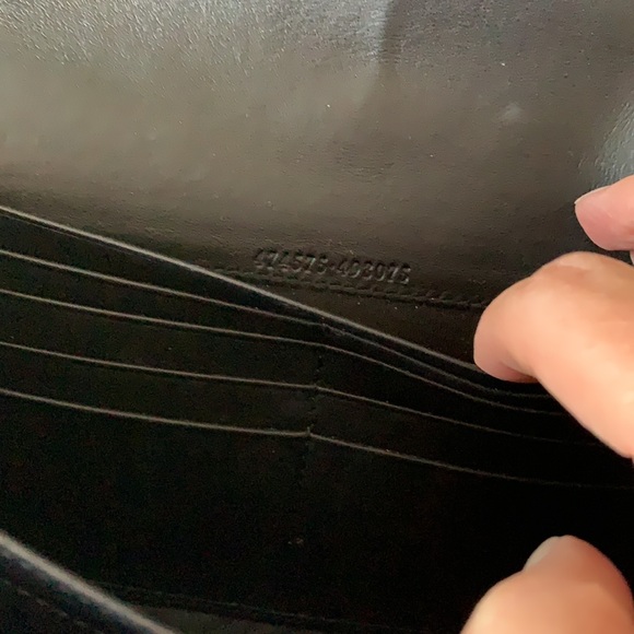 Authentic Gucci Marmont black velvet handbag - Picture 4 of 16